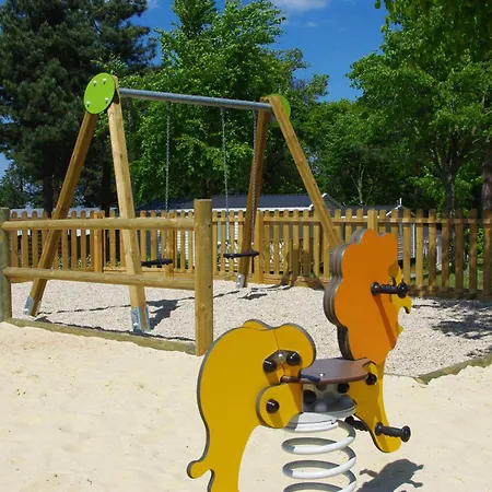 Camping Le Domaine Des Jonquilles Saint-Alban (Cotes-d'Armor)
