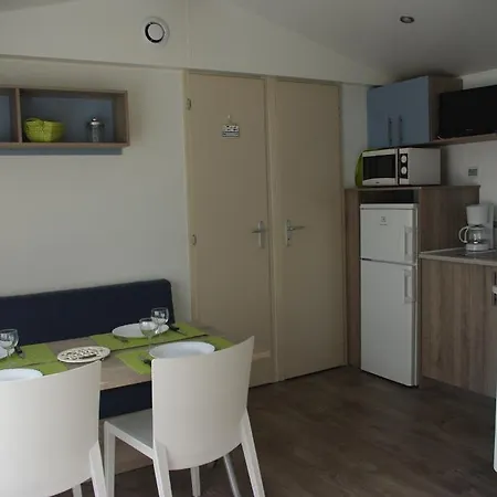 Le Domaine Des Jonquilles 2* Saint-Alban (Cotes-d'Armor)