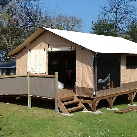 Camping Le Domaine Des Jonquilles 2*